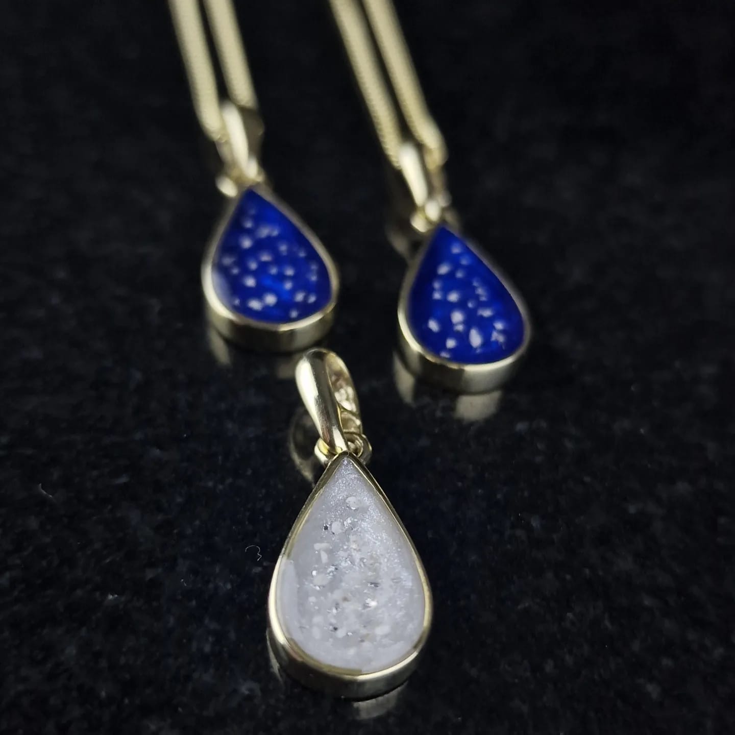 9ct Gold Petit Tear Drop Pendant