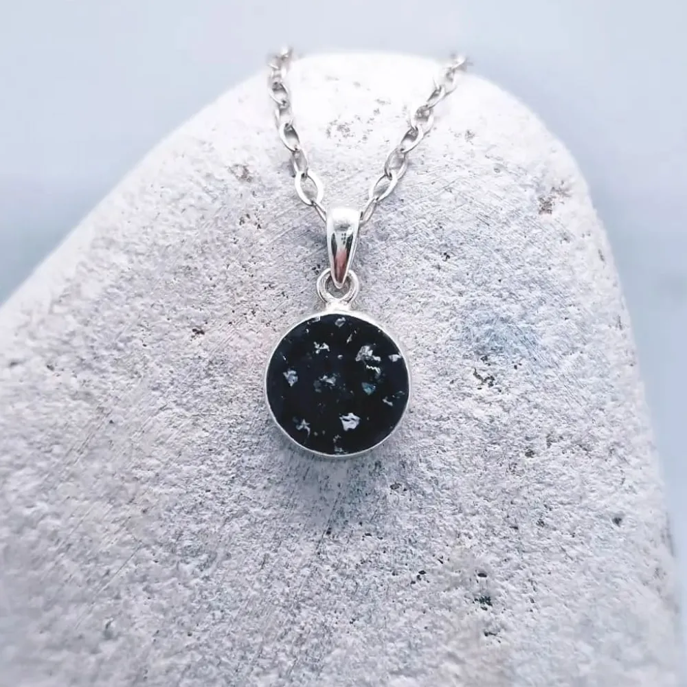 Petit Round Pendant