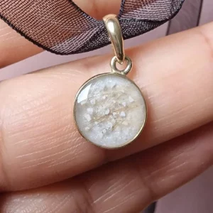 9ct Gold Round Pendant